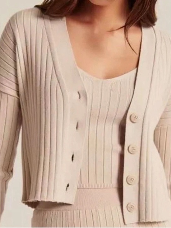 Abercrombie & Fitch Sweaters - Abercrombie & Fitch Cropped Cardigan